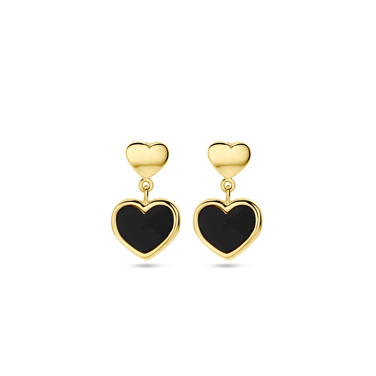 14k Geelgouden oorhangers uitgevoerd met hartjes en een onyx steen. De hartjes hebben afmetingen van 4x5mm en 7.5x8mm. De oorhangers hebben een totale hoogte van 14mm.