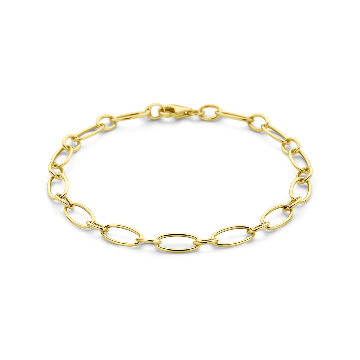 Geelgouden armband uitgevoerd met een karabijn sluiting. Deze armband heeft een draaglengte van 19cm. De schakelbreedtes zijn 4.7mm en 5.5mm.