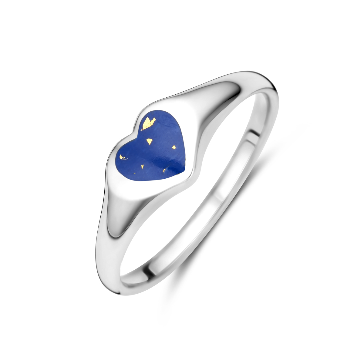 Gerhodineerd 925 zilveren ring uitgevoerd in de vorm van een hartje met lapis. De ring heeft een breedte van 6mm.