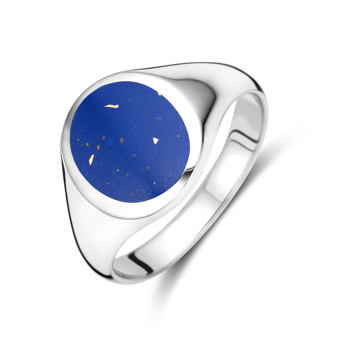 Gerhodineerd 925 zilveren ring uitgevoerd met lapis. De ring heeft een breedte van 11.5mm.