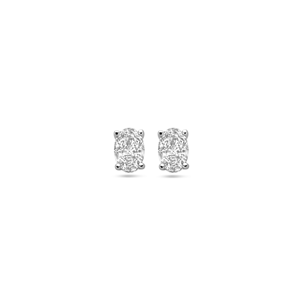 Gerhodineerd 925 zilveren oorknoppen uitgevoerd met zirkonia. De oorknoppen hebben een afmeting van 6x4mm.
