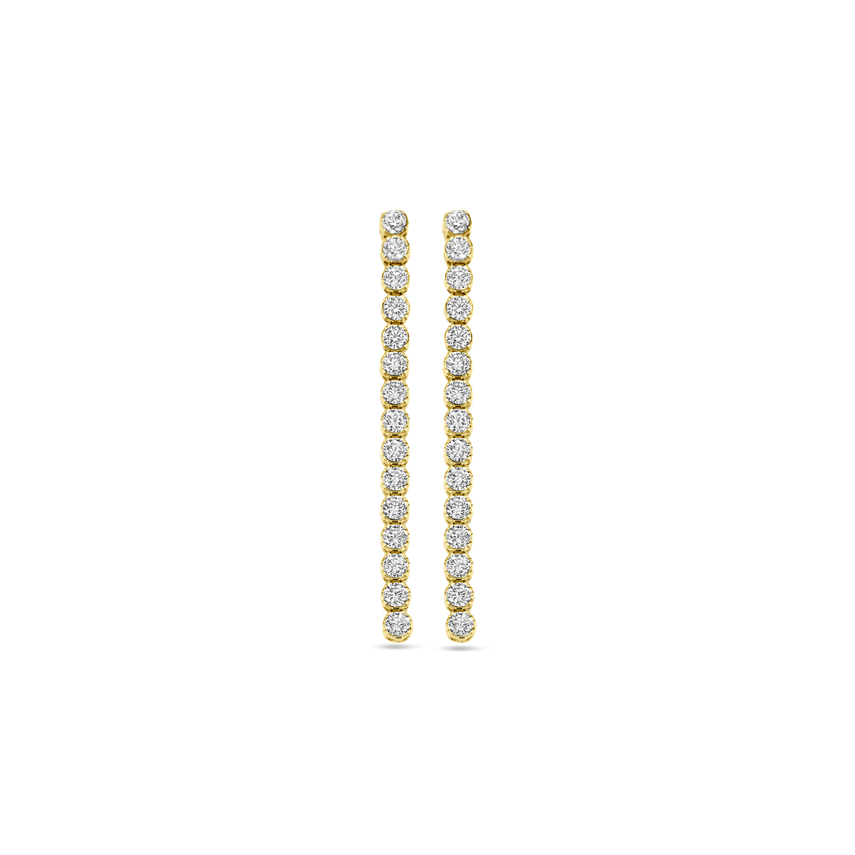 14k Geelgouden oorhangers uitgevoerd met zirkonia. De oorhangers hebben een breedte van 2mm.