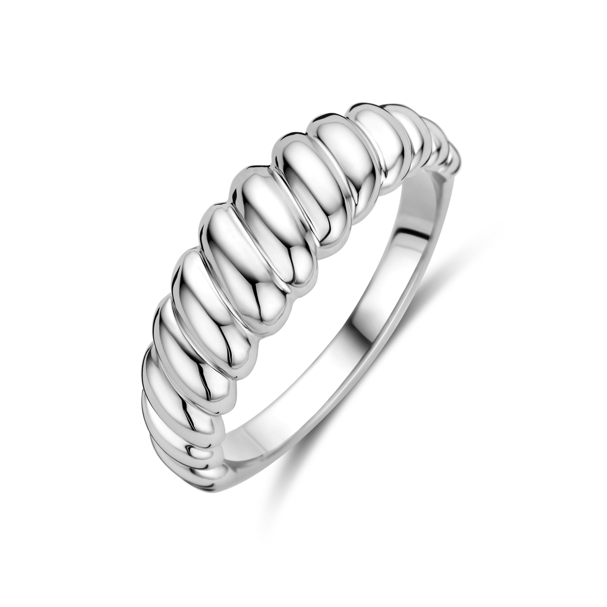 Gerhodineerd 925 zilveren ring met een breedte 6.5mm.