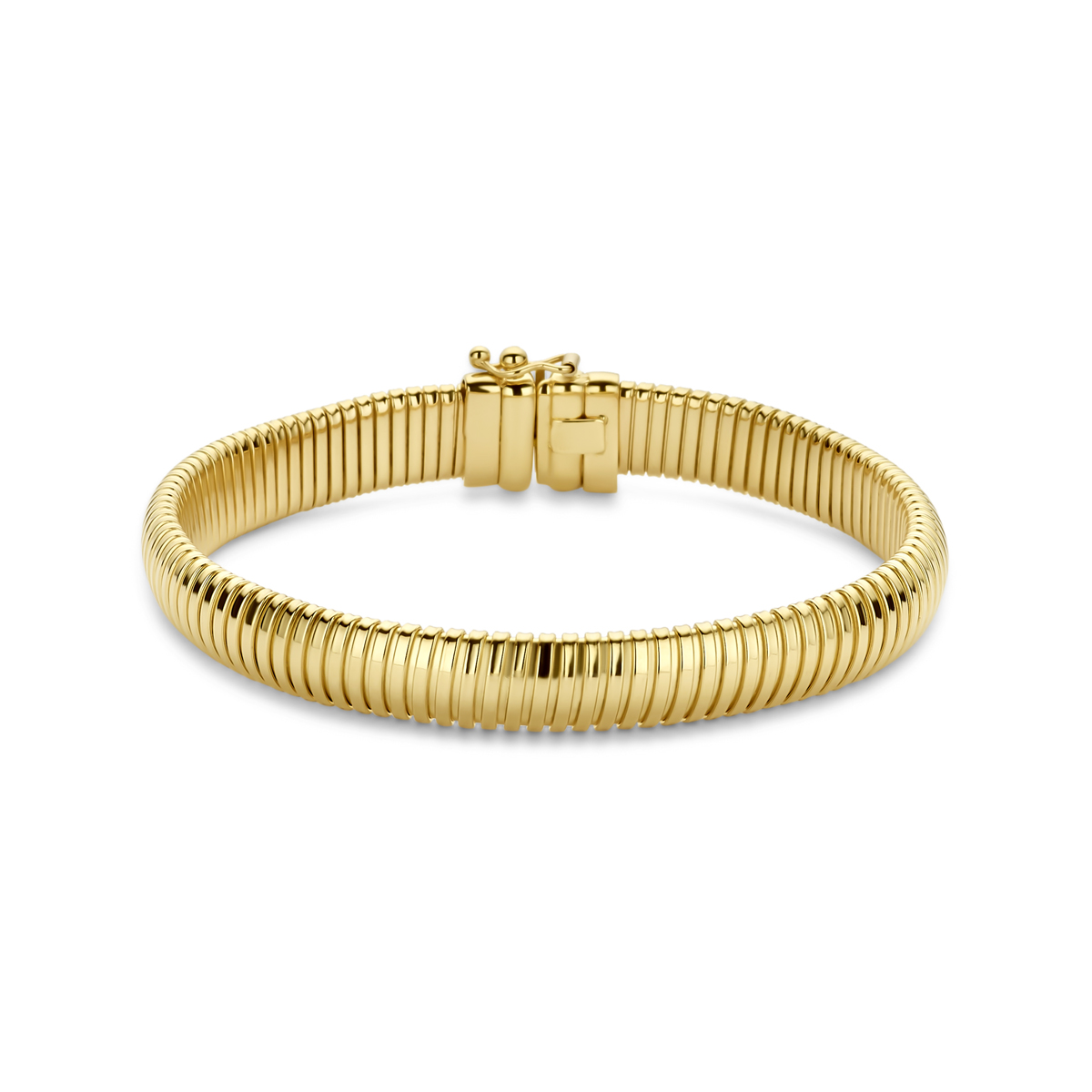 14k Geelgouden armband uitgevoerd met omega schakel van 11mm. De armband heeft een draaglengte van 19.5cm.