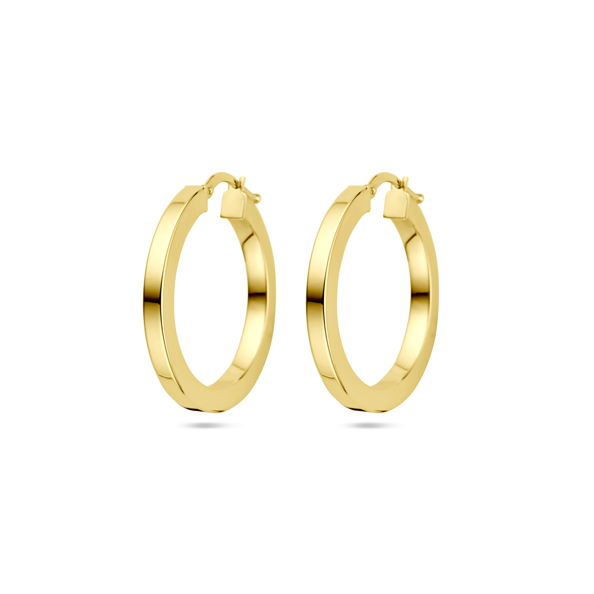 14 karaat gouden oorringen hebben een prachtige geelgouden kleur en een elegante uitstraling. Ze zijn perfect voor dagelijks gebruik of voor speciale gelegenheden. Draag ze alleen voor een subtiele touch of combineer ze met andere gouden sieraden voor een gelaagde look. Deze oorringen zijn tijdloos en veelzijdig, waardoor ze een waardevolle toevoeging zijn aan je sieradencollectie. Bestel ze vandaag nog en schitter in stijl!