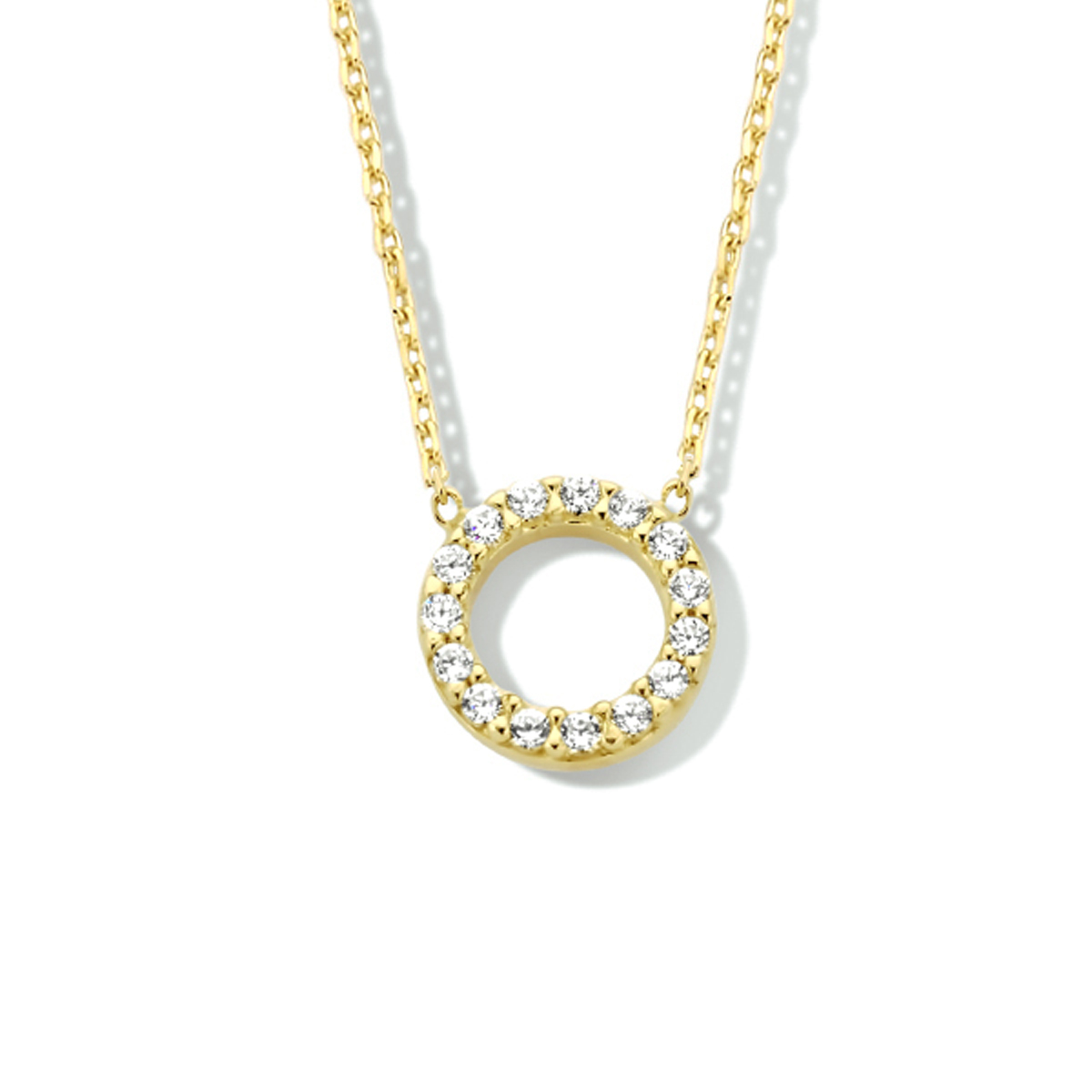 14k Geelgouden collier uitgevoerd met een ronde hanger met daarin een schitterende zirkonia rij. Het collier heeft draaglengtes van 42 en 45cm. Het rondje heeft een diameter van 7mm. De schakelbreedte is 0.8mm.
