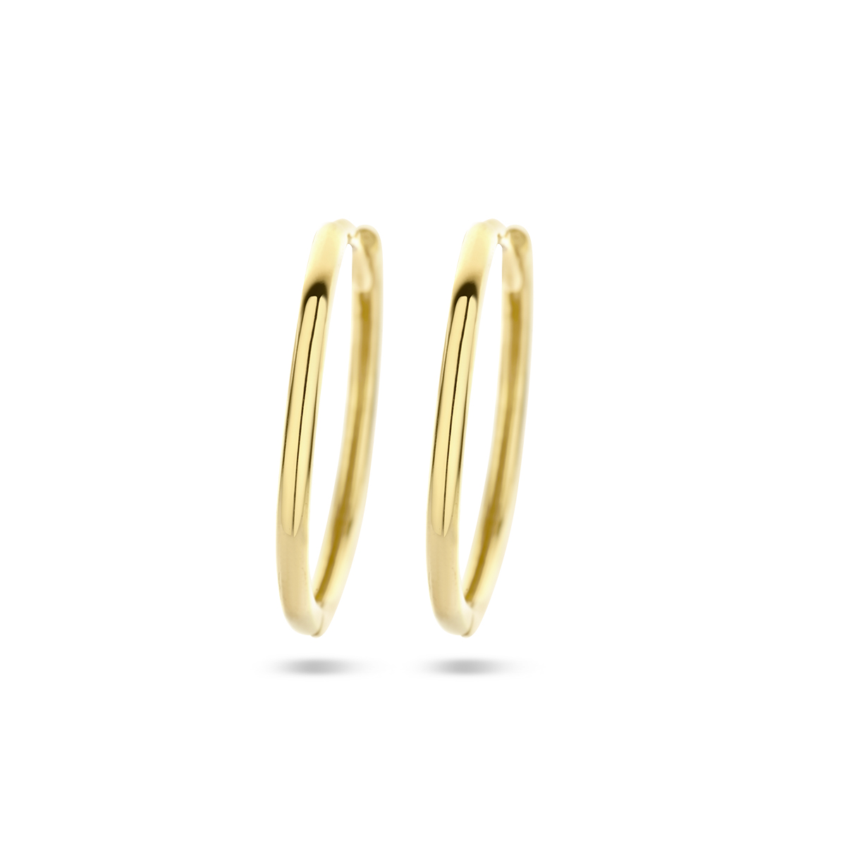 14k Geelgouden oorringen met een dikte van 1.5mm.