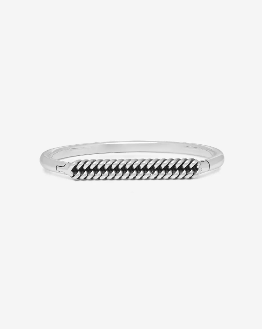 Deze armband uit de populaire Refined collectie heeft een verfijnd en elegant ontwerp. Het design is gebaseerd op de bekende schakel van de Chain familie, waardoor het direct herkenbaar is voor Buddha to Buddha fans. In de Refined collectie hebben onze sieraden een verfijndere look maar nog steeds stoer en passend bij items uit de Heritage collectie! De sieraden zijn handgemaakt en vervaardigd uit 925 sterling zilver.