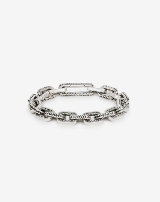 De modieuze Barbara Link armband bestaat uit stoere schakels. Buddha to Buddha sieraden worden gemaakt van de beste materialen. Zo is deze stijlvolle armband handgemaakt van 925 sterling zilver. De Barbara Link armband is breder dan de Barbara Link Small armband.