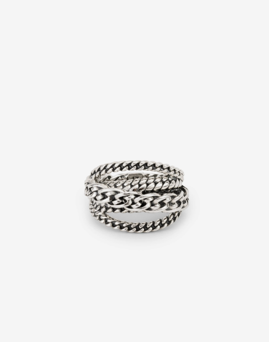 Met deze Multi Chain ring kun je niet fout gaan met de styling van jouw outfit. De sterling zilveren ring biedt een unieke benadering van al onze iconische schakels bij elkaar. Geïnspireerd door connectiviteit zijn de schakels met elkaar verweven voor een gedurfd statement.