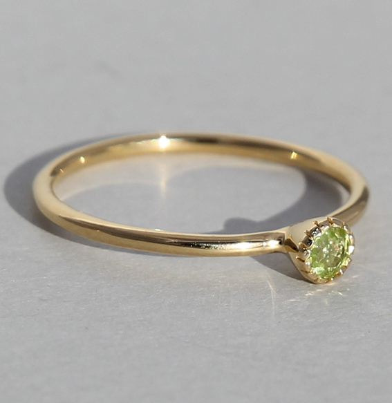 Zilver vergulde ring met peridot 3 mm, leuk te combineren met andere kleur ringen.