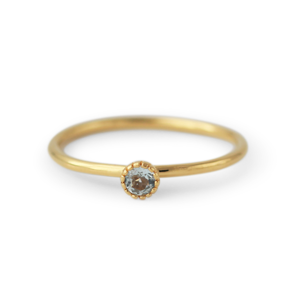 Zilver vergulde ring met topaas  3 mm, leuk te combineren met andere kleur ringen.