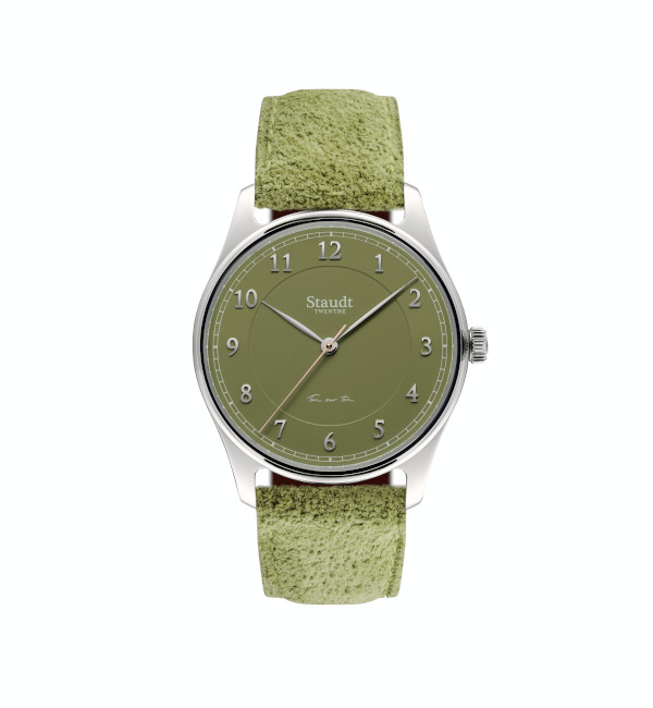 Levendig, kleurrijk maar toch ook klassiek. Dit omschrijft de nieuwe Ton sur ton-collectie van het Nederlandse merk Staudt. Deze collectie is speciaal voor dames uitgebracht en is gelimiteerd op 100 stuks van elke kleur. De maat van 37 millimeter is een fijne maat voor op een damespols, zit fijn en gemakkelijk te dragen. Welke kleur kiest u?