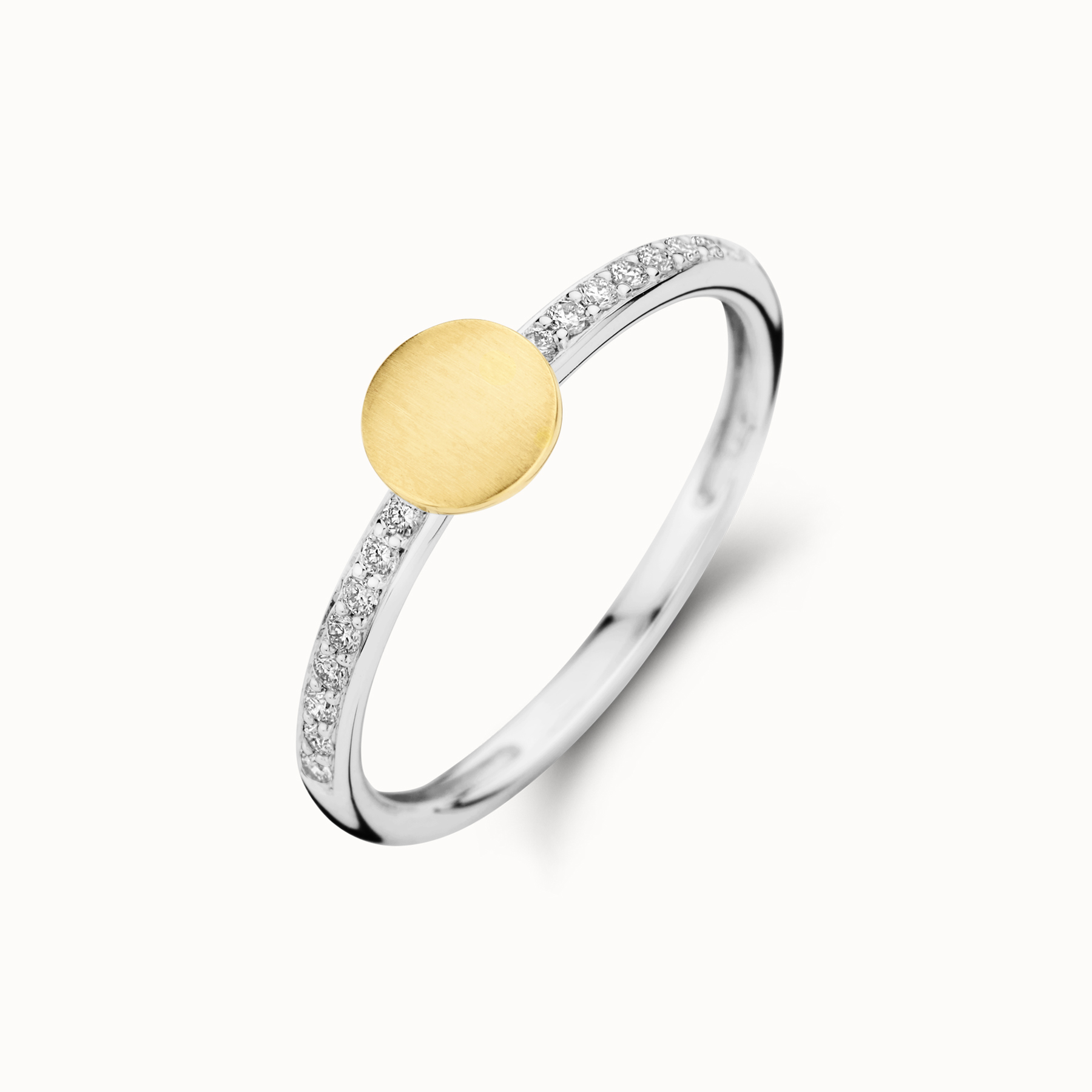 Ring wit goud op de band gezet met D11pt met mat geel gouden rondje.
Ring 18KT Goud - Diamant 0.11ct