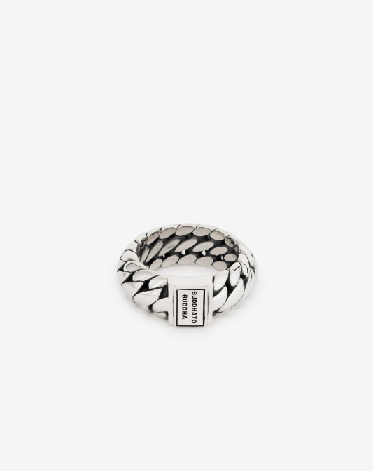 
Ring Ben Small

Gerecycled 925 sterling zilver

€ 135,00
Pak jouw favoriete cadeaus in met onze giftwraps
Product Opties:
Kies jouw Maat
Maattabel

In Winkelwagen
Gratis verzending & veilig retourneren
Veilig & gratis verzending vanaf 50 euro. 30 dagen retour en 12 maanden* garantie op je artikelen.

Duurzaam sieraad
Onze sieraden worden duurzaam gemaakt van gerecycled zilver en goud. Verpakt in 100% biologisch afbreekbare verpakkingen van (aardappel)zetmeel.

De Ben small ring, een tijdloze klassieker en een essentieel onderdeel van onze collectie. Deze ring, vervaardigd uit gerecycled zilver, is geliefd vanwege de iconische Ben-schakel. Ontworpen met passie in Amsterdam en met zorg met de hand gemaakt in Zuidoost-Azië. Dit tijdloze ontwerp wordt met puur vakmanschap geproduceerd en laat zich moeiteloos combineren met andere Buddha to Buddha sieraden. Het dragen van een Ben sieraad betekent dat je kracht en moed met je meedraagt! De Ben small Ring is smaller dan de Ben Ring en valt binnen de categorie brede ringen. Ga jij het leven vieren door jezelf of iemand anders te trakteren op dit krachtige sieraad?