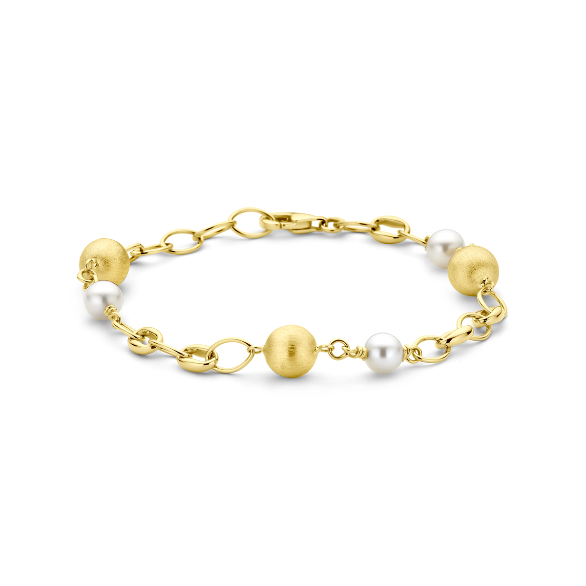 14k Geelgouden armband uitgevoerd met bolletjes en zoetwaterparels. De armband heeft een draaglengte van 17cm met 3cm extensie en schakelbreedte van 5mm. Uitgevoerd met een karabijn sluiting.