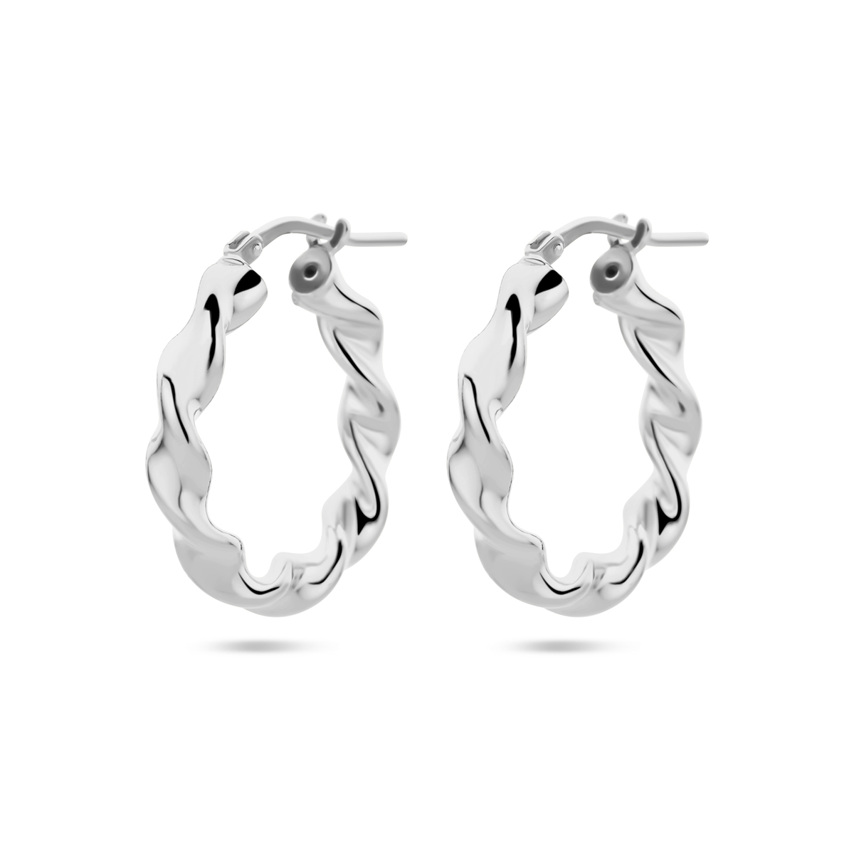 Gerhodineerd 925 zilveren oorringen met een afmeting van 22.5x4mm.