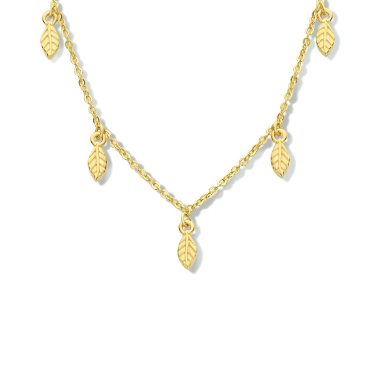 Geelgoud op 925 zilveren collier uitgevoerd met veren en een stevige karabijn sluiting. Het collier heeft een draaglengte van 40cm en een extensie van 4cm. De schakelbreedte is 1.3mm. Geen garantie op plating.
