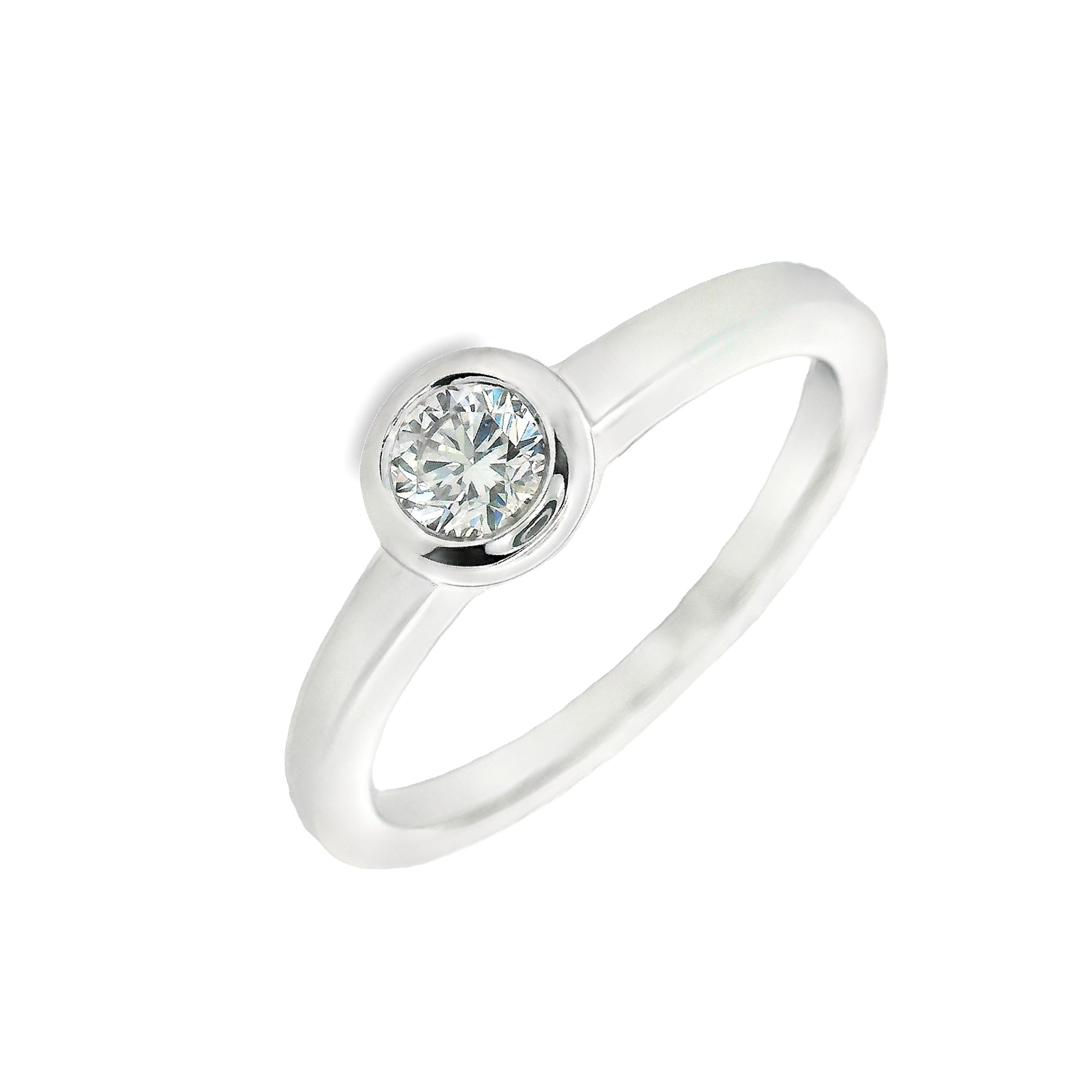 Deze ring van Louis Bros is vervaardigd uit 14 karaat witgoud (3.30 gr.) en is gezet met 1 briljant geslepen diamanten met een totaalgewicht van 0.10ct. De ring heeft een diameter van 6 mm, minimale breedte van 2 mm. en een hoogte van 4 mm.
Deze betoverende witgouden ring straalt een tijdloze elegantie uit. De ring, vervaardigd uit hoogwaardig 14-karaats witgoud, heeft een subtiele glans die perfect harmonieert met de schittering van het diamanten steentje. De diamant, zorgvuldig geselecteerd op zuiverheid en sprankeling, is gezet in een klassieke ronde zetting. Deze zetting accentueert de natuurlijke pracht van de edelsteen, waardoor het licht prachtig wordt gereflecteerd in een delicate dans van fonkelingen. Deze ring is de belichaming van verfijnde schoonheid en een symbool van eeuwige liefde, ideaal voor speciale gelegenheden of als een betoverend cadeau voor een geliefde.
De ring is verkrijgbaar in meerdere afmetingen.