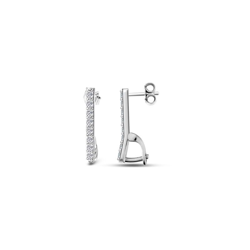 Deze prachtige Carezza oorstekers zijn gemaakt van zirkonia en hebben een rhodium coating. De oorstekers zijn geschikt voor medium tot grote stenen en zijn perfect voor een elegante en subtiele look. Draag ze alleen voor een minimalistische uitstraling of combineer ze met andere oorsieraden voor een chique en stijlvolle look. De oorstekers zijn perfect voor elke gelegenheid en voegen een vleugje glamour toe aan elke outfit. 
Oorbel is exclusief stenen