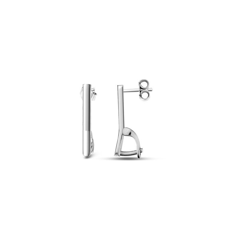 Deze prachtige Carezza oorstekers met platte basis voor M&L stenen zijn gemaakt van 925 zilver en met rhodium verguld. Ze zijn perfect voor het toevoegen van een subtiele touch van elegantie aan elke outfit. Draag ze als paar voor een verfijnde look of mix en match met andere oorsieraden voor een meer opvallende stijl. Maak je klaar om te stralen met deze schitterende oorstekers!
Exclusief stenen