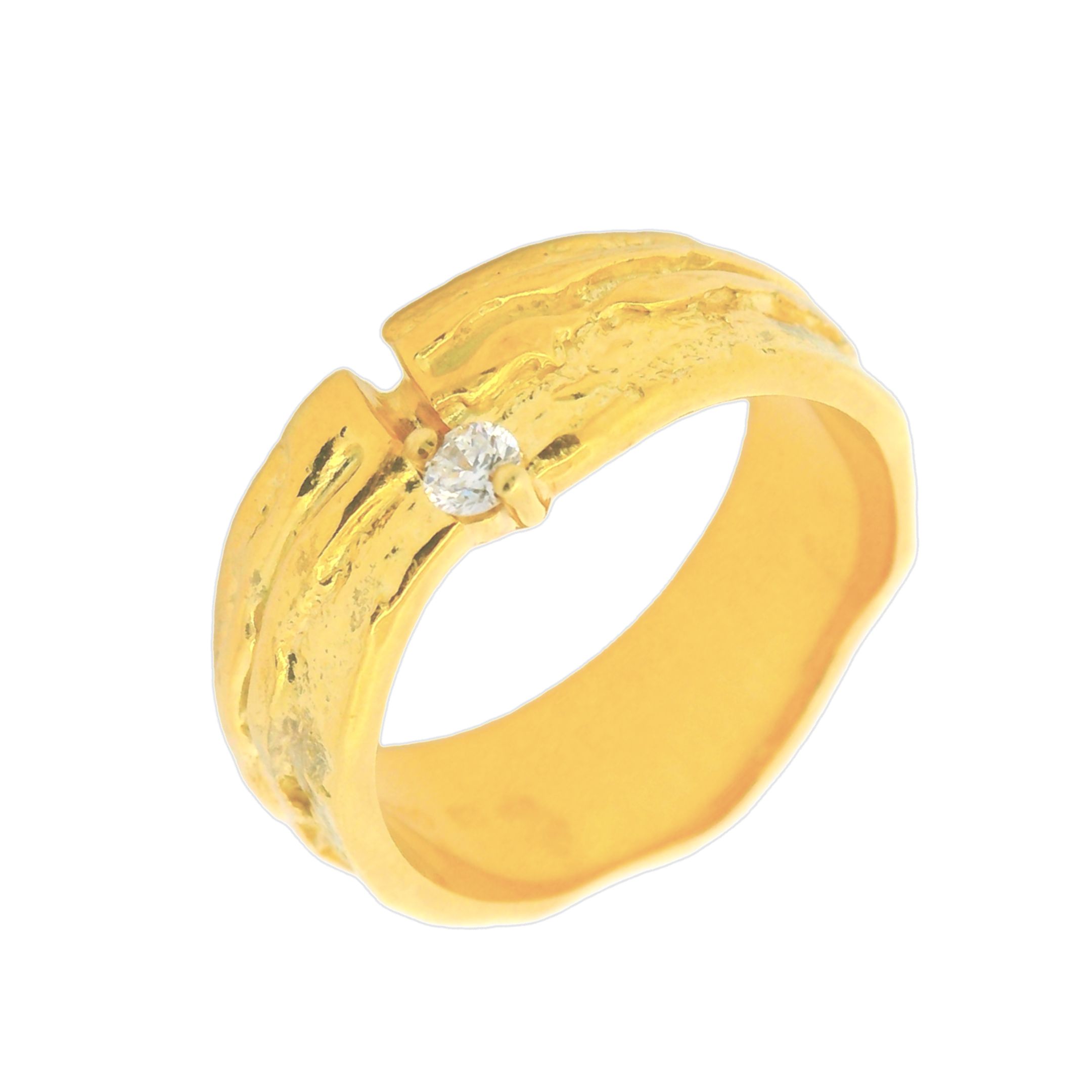 Deze exclusieve ring van Louis Bros is vervaardigd uit 18 karaat geelgoud (9.39 gr.) en is gezet met 1 briljant geslepen diamanten met een totaalgewicht van 0.07 ct. De ring heeft een breedte van 7 mm en dikte van 2 mm. Met deze ring om je vinger ben jij het stralende middelpunt bij elke gelegenheid. Deze ring bestaat uit onze lijn van exclusieve modellen sieraden met prachtige designs en van hoge kwaliteit.
De ring is verkrijgbaar in meerdere afmetingen.