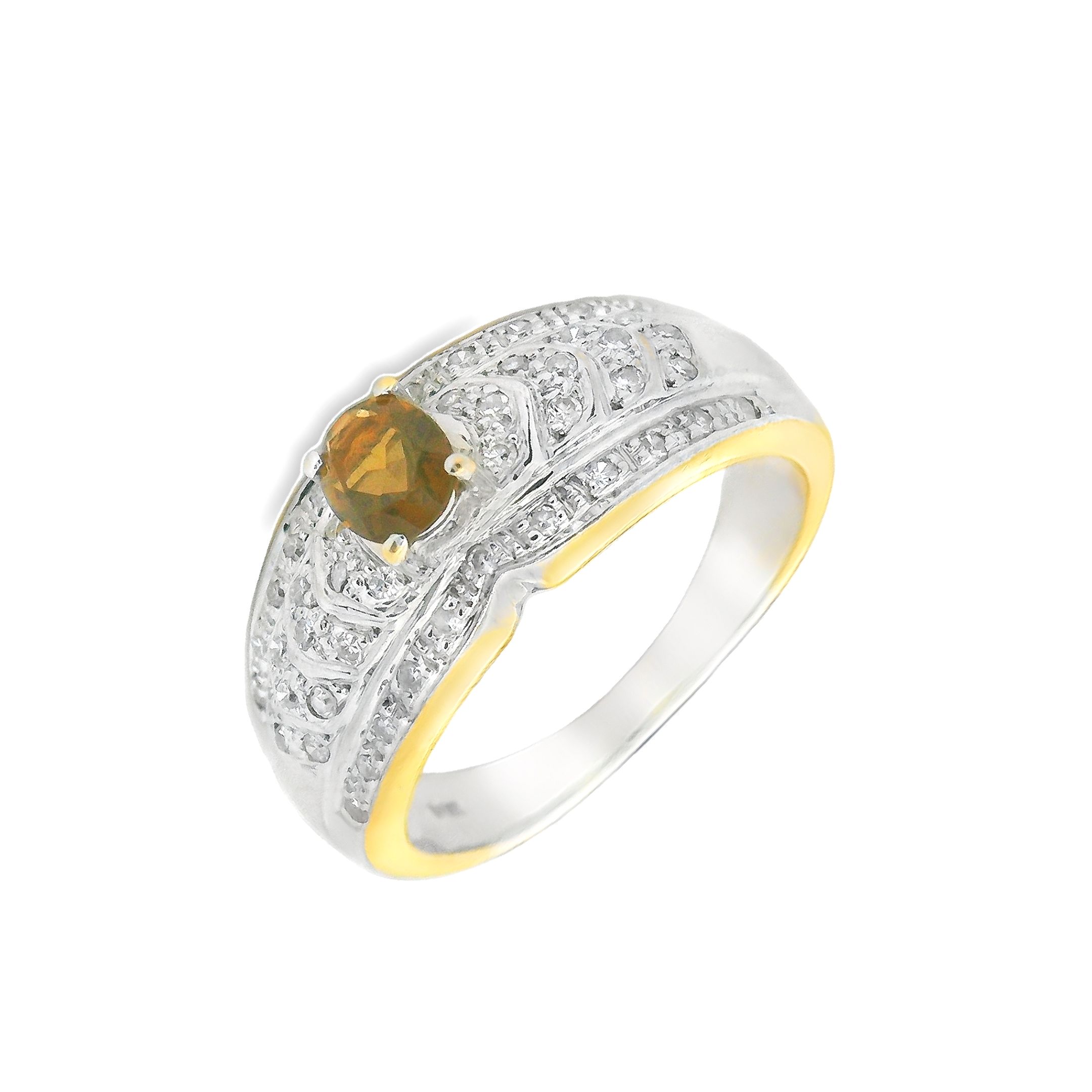 Deze elegante ring is vervaardigd uit  14 karaat witgoud (5.05) en is versierd met zowel een schitterende diamant als een uniek bruin steentje. De ring is tweedehands en heeft een verfijnde vintage uitstraling, waardoor hij een uniek en tijdloos sieraad is. De sprankelende diamant en het warme bruine steentje in combinatie met het koele witgoud vormen samen een bijzondere en klassieke look. Ondanks zijn tweedehands status verkeert de ring in uitstekende staat, klaar om een nieuw hoofdstuk te beginnen met zijn volgende eigenaar.