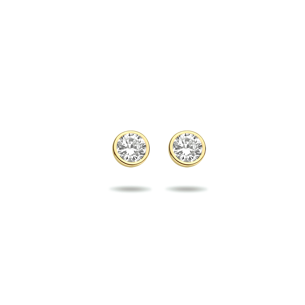 Deze prachtige geelgouden oorknoppen zijn voorzien van kleine zirkonia steentjes van 3mm. De oorbellen hebben een elegante uitstraling en passen bij elke outfit. Draag ze casual overdag of combineer ze met een chique avondjurk voor een feestelijke gelegenheid. De oorknoppen zijn tijdloos en kunnen dagelijks gedragen worden. Een must-have voor elke sieradencollectie!