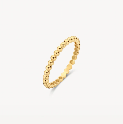 Een deel van de band van deze 14k geelgouden ring heeft een speels bolletjesmotief. De band is 2 mm breed. Mooi te mixen en matchen met andere ringen uit onze collectie.