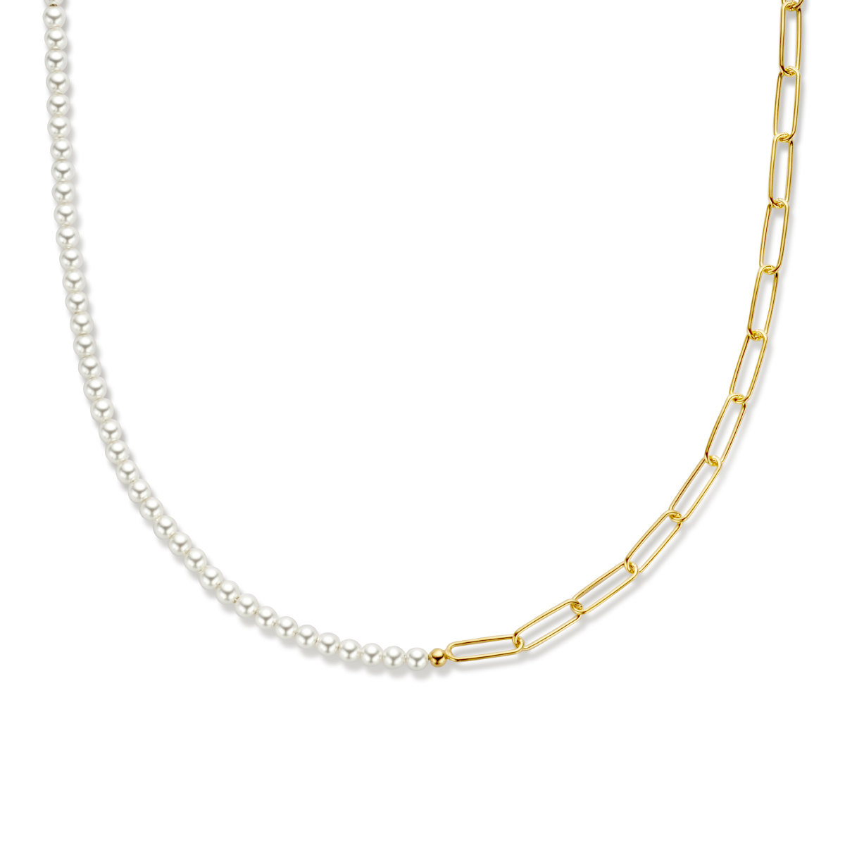 Geelgoud op 925 zilveren collier met synthetische parels. Het collier heeft een draaglengte van 40cm en een extensie van 5cm. De schakelbreedte is 3.5mm. Uitgevoerd met een karabijn sluiting. Geen garantie op plating.