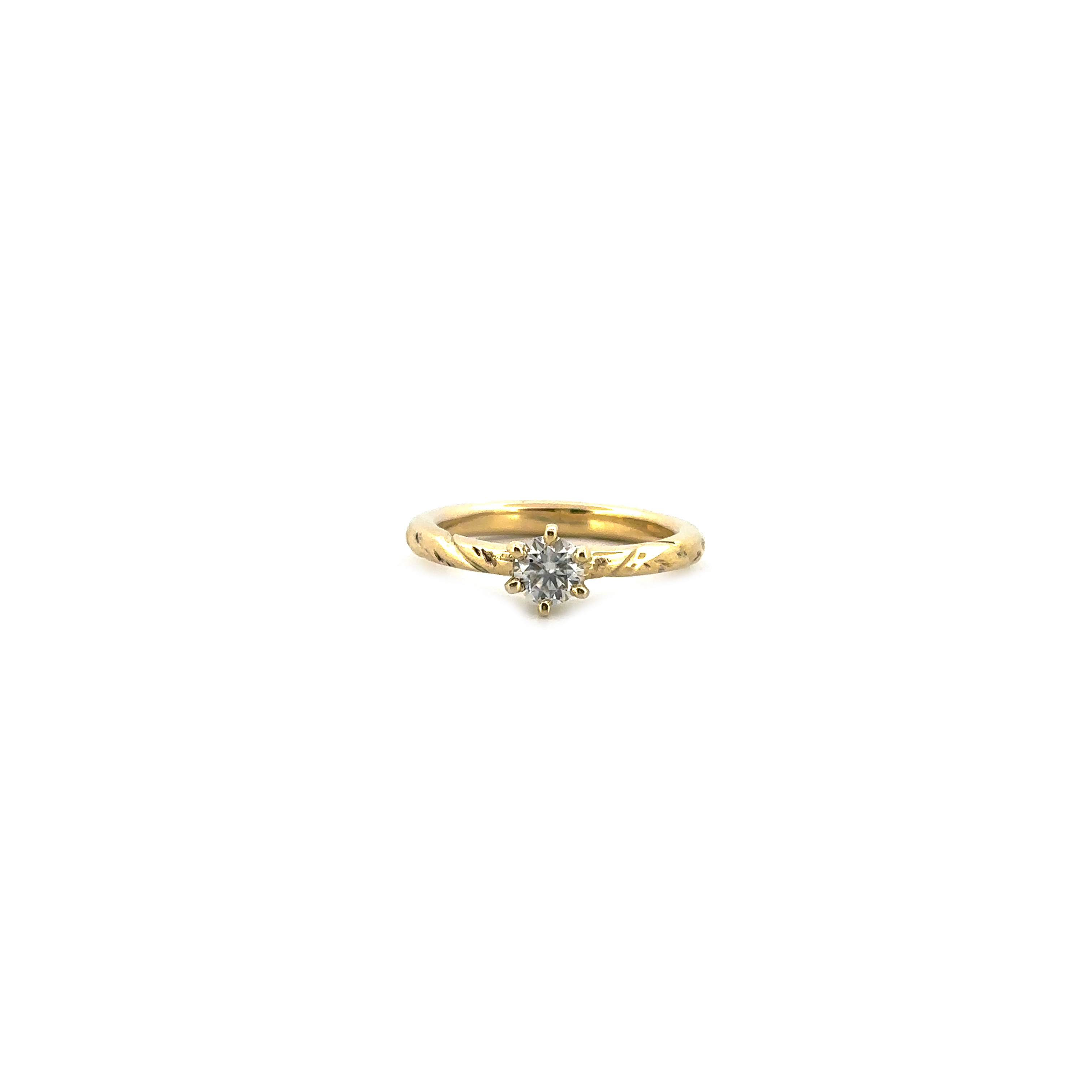 Wil je stralen? Dan is deze ring zeker iets voor jou! Met een prachtige grote edelsteen (moissaniet) in een chaton zetting schittert de ring om je vinger als een sterrenhemel.

Deze ring is te bestellen in maat 56/18

De ring kan op elke gewenste maat gemaakt worden. Echter na aanpassing van de ringmaat beschouwen we de ring als maatwerk. Mocht je twijfelen over de maat neem dan gerust contact op. 

Maak een afspraak en kom deze ring passen! Of bestel haar gelijk, dan sturen we deze mooi verpakt naar je toe.