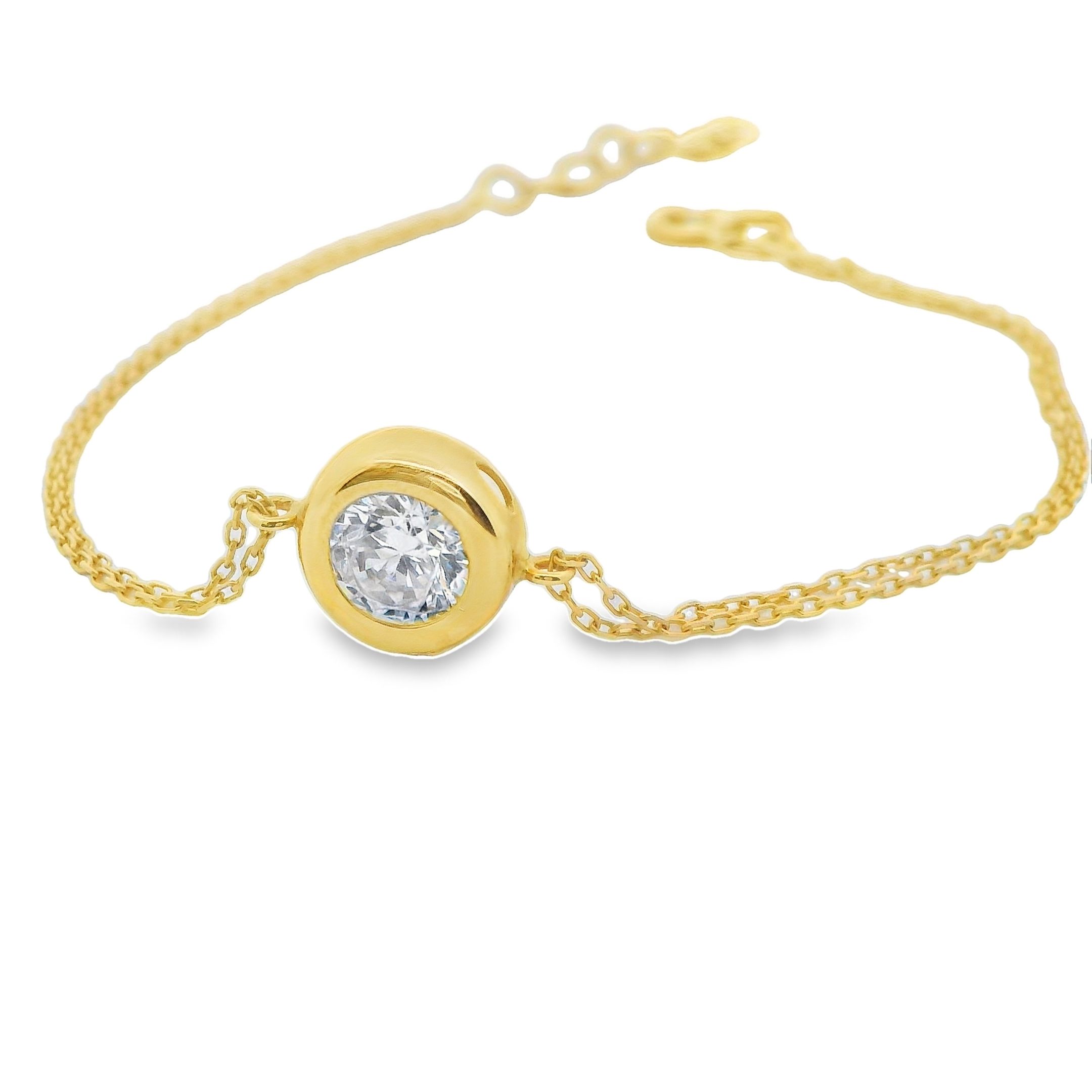 Deze armband van Louis Bros is vervaardigd uit 14 karaat geelgoud met zirkonia (2.30 gr.). De armband heeft een breedte van 9 mm. Deze armband is echt een plaatje aan de vrouwenpols, tijdloos, draagbaar is voor dagelijks gebruik en voor speciale gelegenheden.