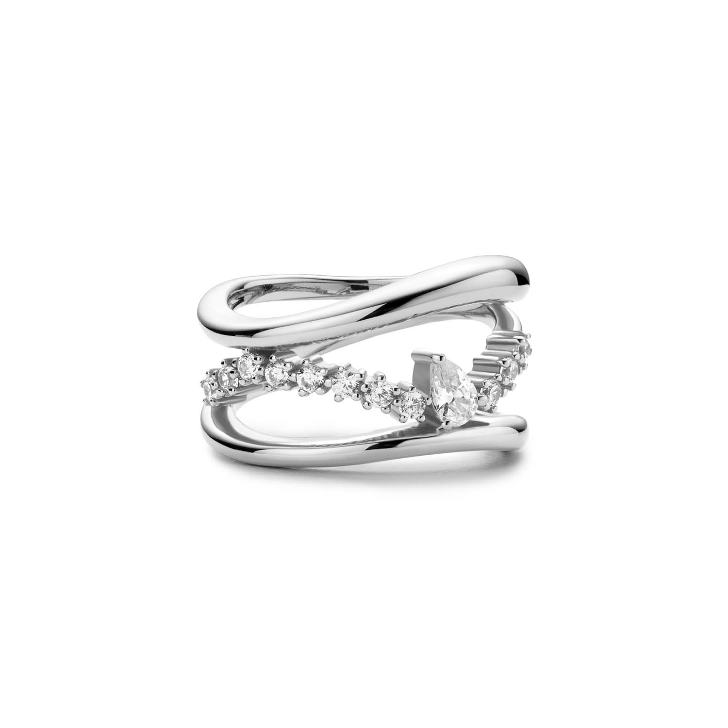 AH R056-02H
De ultieme ring voor het komende seizoen. Deze stevige, gelaagde ring heeft een druppelvormig ontwerp in het midden en is omringd door een band van zirkonia's. De combinatie van gepolijste rondingen en fonkeling zorgen voor een ring die niet onopgemerkt zal blijven.

HET MERK
Geïnspireerd door de laatste fashion trends is Ania Haie het toonaangevende sieradenmerk voor hoogkwalitatieve maar ook betaalbare zilveren sieraden, zonder op de kwaliteit in te leveren. Iedere collectie is gebaseerd op de laatste catwalktrends, waardoor Ania Haie snel tot hét sieradenmerk voor stijlbewuste consumenten is verkozen. Elk sieraad wordt ontworpen om te combineren met andere sieraden waardoor je je eigen look kunt creëren. Maar ook zijn Ania Haie sieraden opvallend genoeg om op zichzelf te dragen.

SPECIFICATIES
- Ania Haie
- Ring
- 925 zilver met gold/ rhodium plating
- 12,5mm
- AH R056-02H