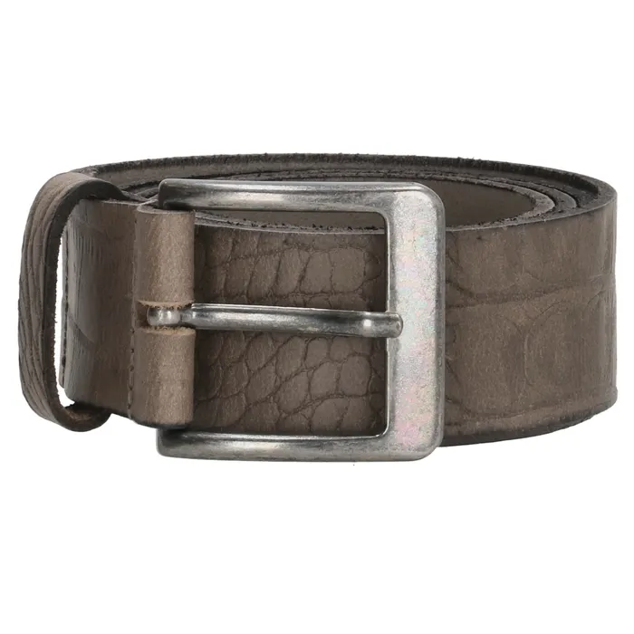 Deze Hide & Stitches Frisco riem heeft een stoere grijze kleur en is 115 cm lang. Het is gemaakt van hoogwaardig leer en voorzien van prachtig stikwerk. De riem kan gedragen worden in zowel formele als informele settings, en geeft elke outfit een luxe uitstraling. Draag hem om een broek of over een jurk voor een trendy look.