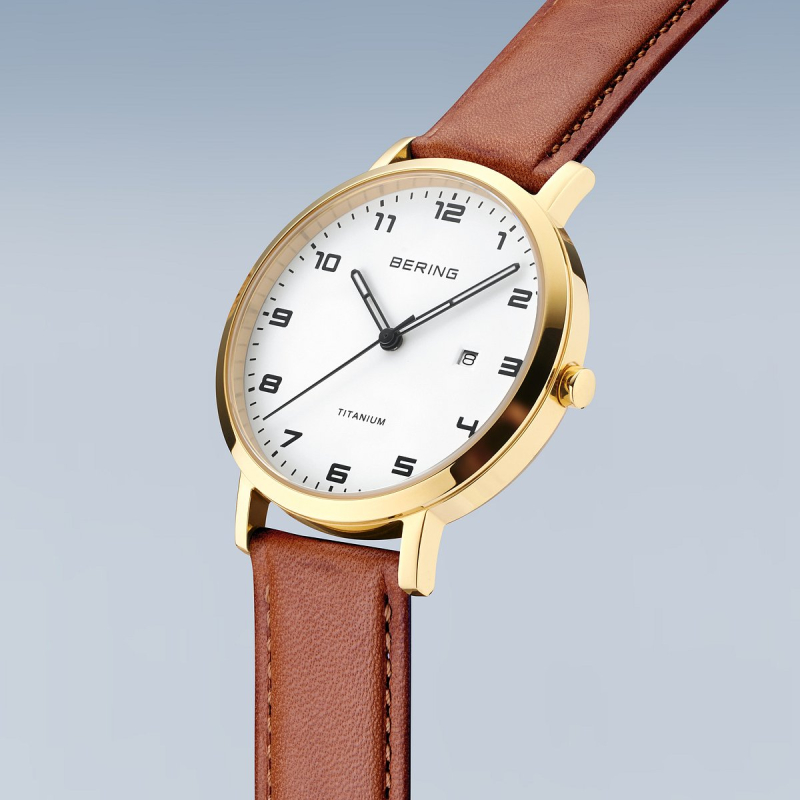 Titanium horloge met datumaanduiding