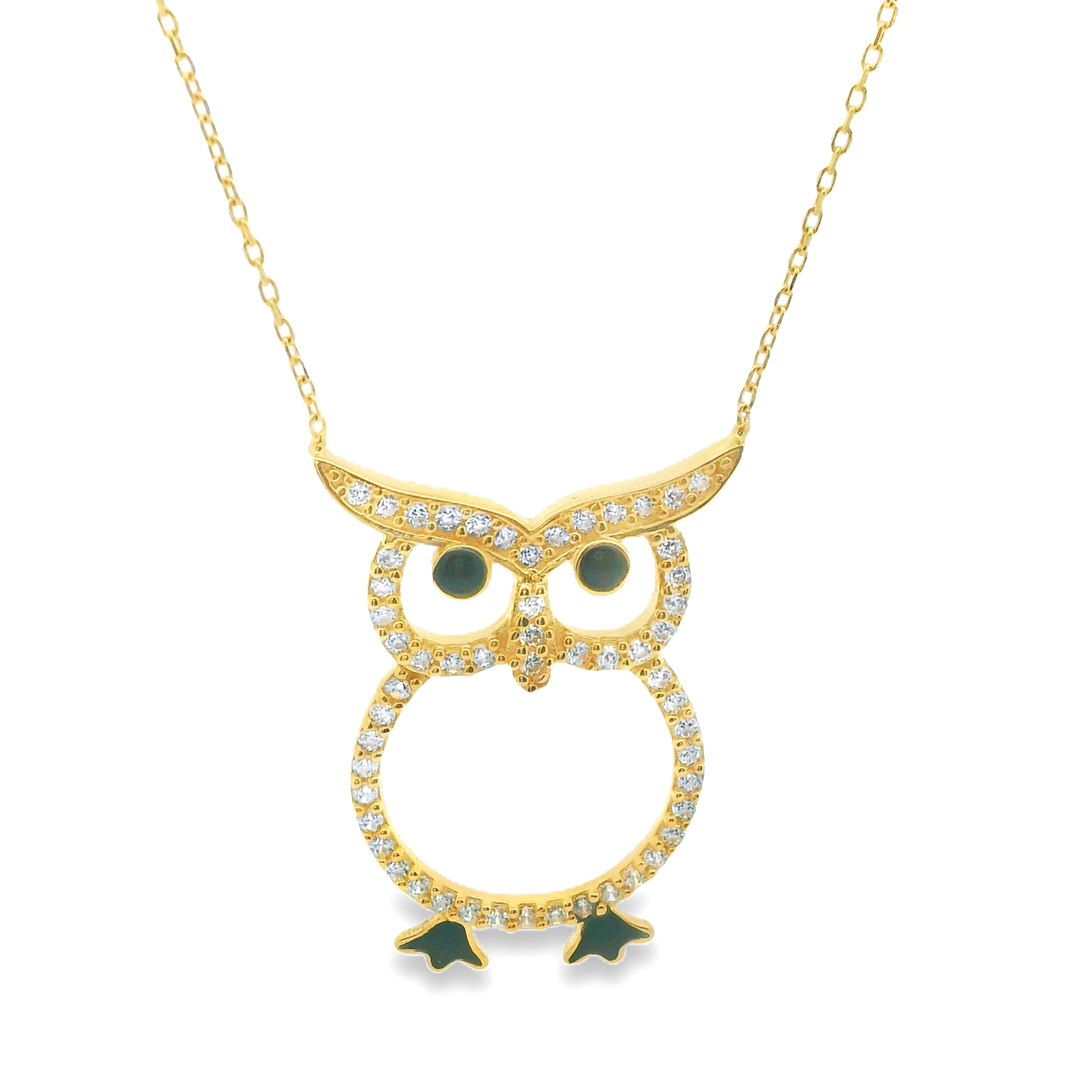 Dit collier van Louis Bros is vervaardigd uit 14 karaat geelgoud verrijkt met zirkonia (2.742 gr.). Deze collier heeft een maximale lengte van 50 cm en minimale lengte van 40 cm. Dit collier met een uil-hanger en zirkonia is een betoverend en betekenisvol sieraad. Het warme geelgoud straalt luxe en elegantie uit, terwijl de uil-hanger symbool staat voor wijsheid en bescherming. De sprankelende zirkonia's die de hanger versieren, voegen een vleugje schittering en verfijning toe. Dit collier is perfect om elke outfit een bijzondere en persoonlijke touch te geven. Een geelgouden collier met uil-hanger en zirkonia is niet alleen een prachtig accessoire, maar ook een waardevol aandenken vol symboliek en stijl.