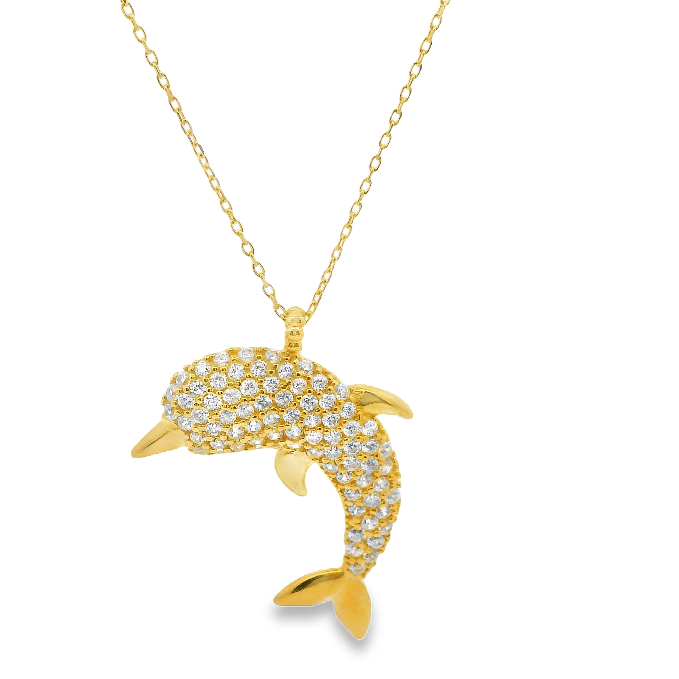 Dit collier van Louis Bros is vervaardigd uit 14 karaat geelgoud verrijkt met zirkonia  (3.80 gr.). Deze collier heeft een maximale lengte van 50 cm en minimale lengte van 40 cm. Dit collier met een dolfijnhanger en zirkonia is een prachtig en speels sieraad. Het warme geelgoud geeft het collier een luxueuze uitstraling, terwijl de dolfijnhanger symbool staat voor vreugde en vrijheid. De sprankelende zirkonia's die de hanger sieren, voegen een vleugje schittering en elegantie toe. Dit collier is perfect om elke outfit een bijzondere en vrolijke touch te geven. Een geelgouden collier met dolfijnhanger en zirkonia is een charmant juweel dat zowel stijl als betekenis uitstraalt.