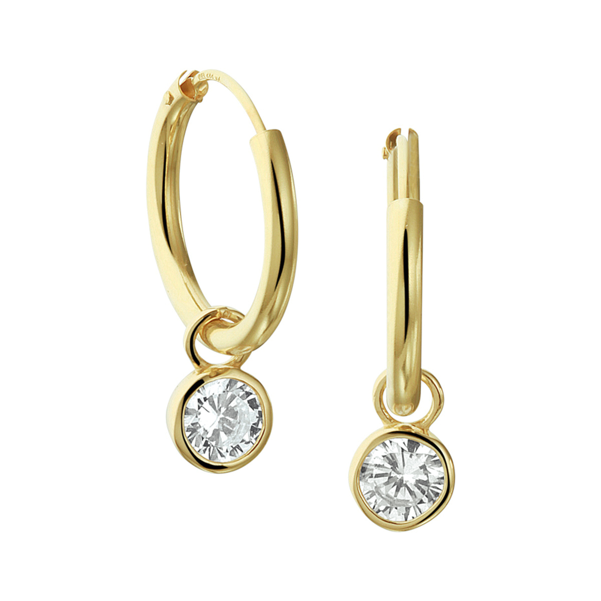 Beschrijving: Trendy geelgouden creolen met een heldere briljant geslepen zirkonia in een zetkast. De creolen hebben een afmeting van 17x1.8mm met een hanger van 9x6mm. Tip: Leuk om kado te geven! De creolen zijn een ware musthave!
Verpakt per: 1
Doelgroep: dames
Breedte: 6 mm
Hoogte: 22 mm
Zetting: solitaire (kastzetting)