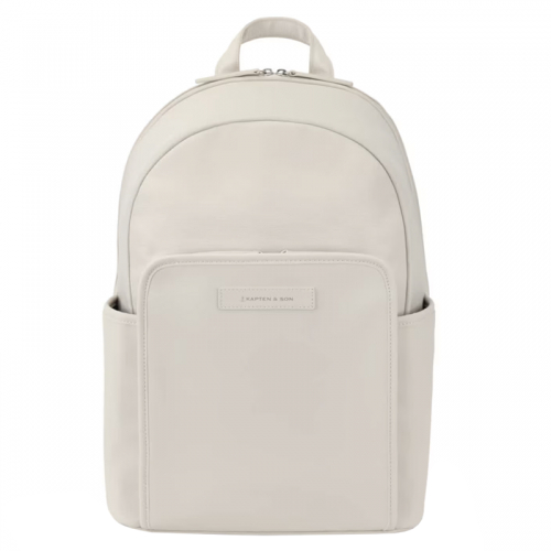 Deze stijlvolle tas is gemaakt van hoogwaardig materiaal en heeft een ruim hoofdcompartiment met meerdere binnenvakken om al je spullen georganiseerd te houden. Het heeft ook een verstelbare crossbody band voor comfortabel dragen. Draag deze tas als een crossbody tas over je schouder voor een trendy en praktische look. Perfect voor dagelijks gebruik en stijlvolle outfits.
stijlvol minimalistisch design
waterafstotend, vegan tech-materiaal & gerecycled PET
Laptopvak binnen: 29 x 25 x 3 cm (bijv. 12" MacBook)
drie extra binnenvakken en twee buitenvakken
een voorvak met twee extra binnenvakken
verstelbare schouderbanden
volume: 12 liter
afmetingen: 42 (h) x 29 (b) x 12 (d) cm 