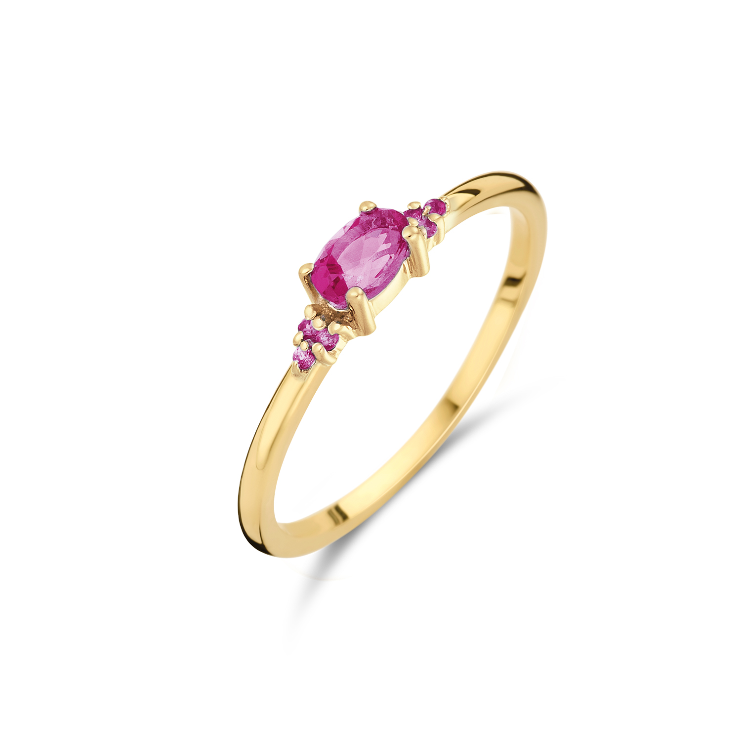 De Vintage Pink Topaz ring van 14 karaat goud is een elegante ring met roze topaas. De sprankelende roze stenen voegen kleur toe aan jouw Jackie ring stack!

Tropical Paradise
Dat Jackie van reizen houdt is geen geheim. Voor haar 14 karaat gouden sieradencollectie heeft zij zich deze keer laten inspireren door de tropen.
Haar Tropical Paradise collectie biedt een mix van elegantie en avontuur. Voel de zon schijnen waar je ook bent!

Weelderige jungles, azuurblauwe oceanen en de schittering van de zon op witte zandstranden: de ontwerpen met edelstenen zijn een weerspiegeling van Jackieâs mooiste herinneringen. Of het een dag op kantoor is of een avondje uit, deze sieraden voegen een vleugje exotische allure toe aan elke gelegenheid.

Het merk
Jackie is hÃ©t 14 karaat gouden on trend sieradenmerk. De collecties zijn geÃ¯nspireerd op de reizen die ik maak, van stedentrips tot exotische oorden. Elk gouden sieraad is helemaal van nu, handgemaakt door Europese goudsmeden en vervaardigd van overwegend gerecycled goud met echte edelstenen en zoetwaterparels. Elke collectie is dan ook met veel liefde en passie samengesteld. Mijn Jackie sieraden zijn de perfecte finishing touch voor iedere outfit!

Specificaties
- Ring 3mm
- Materiaal: 14 Karaat - Geelgoud - 585
- Maat 52
- Pink Topaz