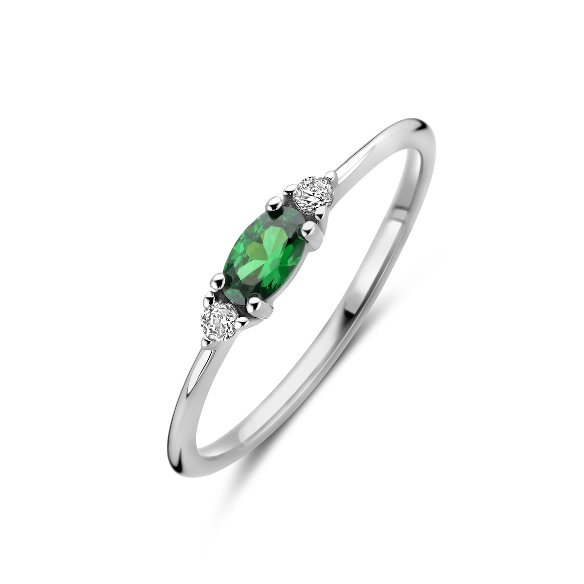 Gerhodineerd 925 zilveren ring uitgevoerd met wit en groen zirkonia. De ring heeft een breedte van 3mm.