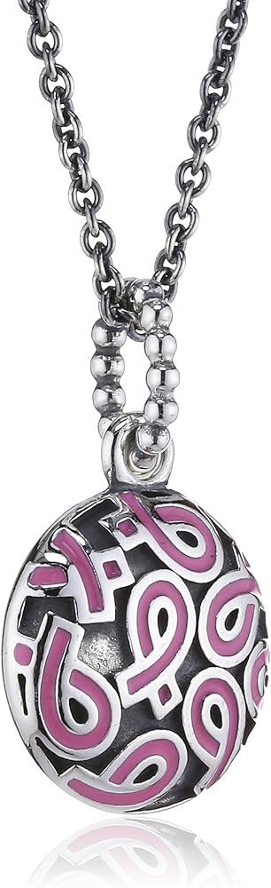 Dit prachtige Pandora collier is gemaakt van zilver en versierd met roze emaille details. Het collier heeft een lengte van 80 cm en kan op verschillende manieren gedragen worden. Draag het als een choker voor een trendy look of als een lange ketting voor een elegante uitstraling. De perfecte toevoeging aan elke outfit!