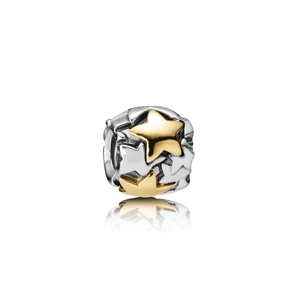 Deze prachtige Pandora bedel is gemaakt van zilver met gouden sterren en is een tijdloos accessoire voor jouw armband. De bedel voegt een vleugje glamour toe aan elke outfit en kan worden gedragen als een statement piece of gecombineerd met andere bedels voor een unieke look. Draag deze bedel met trots en straal als een ster!