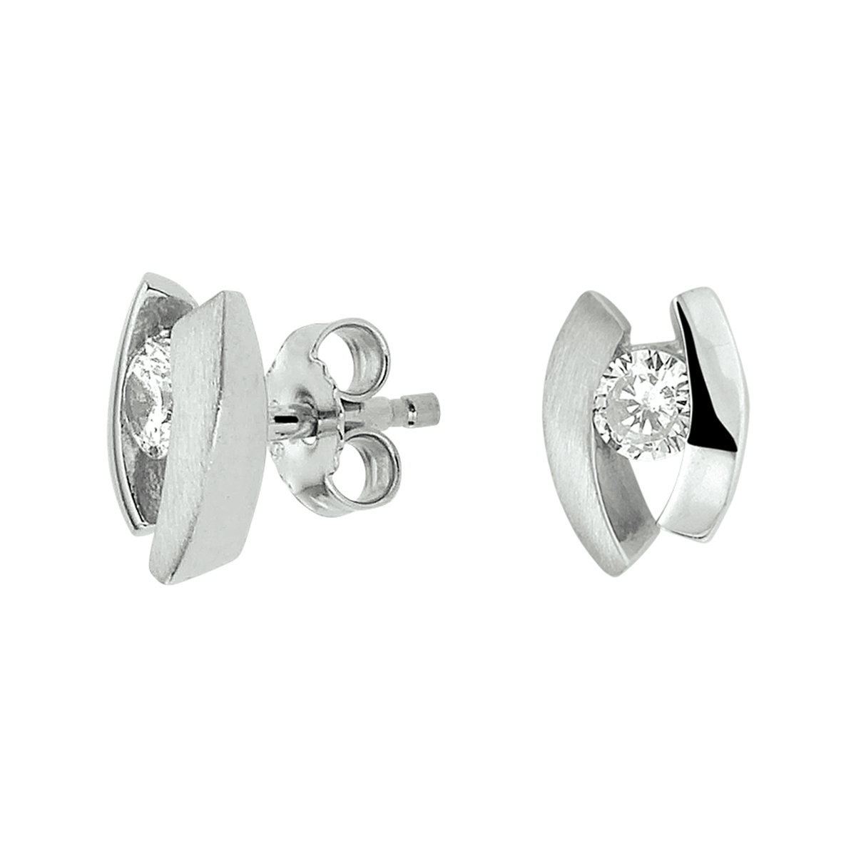 Gerhodineerd zilveren oorknoppen uitgevoerd met een heldere zirkonia en een poli/matte afwerking. De oorknoppen hebben een afmeting van 8.5x6mm.