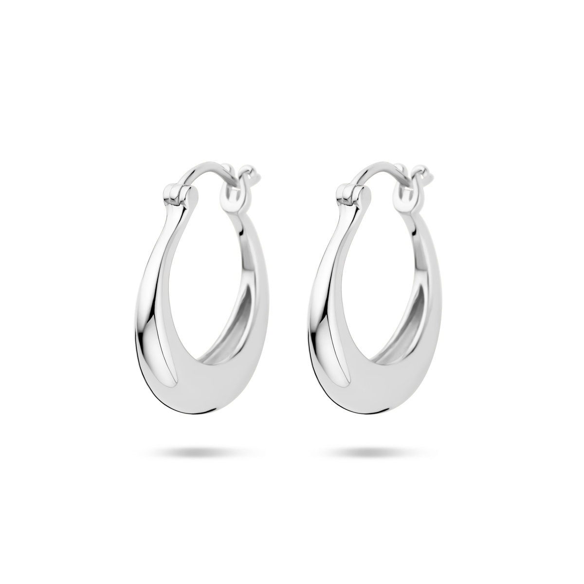 Gerhodineerd 925 zilveren oorringen met een afmeting van 21.5x4mm.