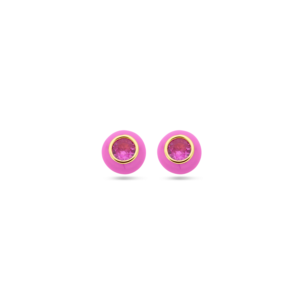 Geelgoud op 925 zilveren oorknoppen uitgevoerd met roze emaille en corundum zirkonia. De oorknoppen hebben een diameter van 5,5mm. Geen garantie op plating.