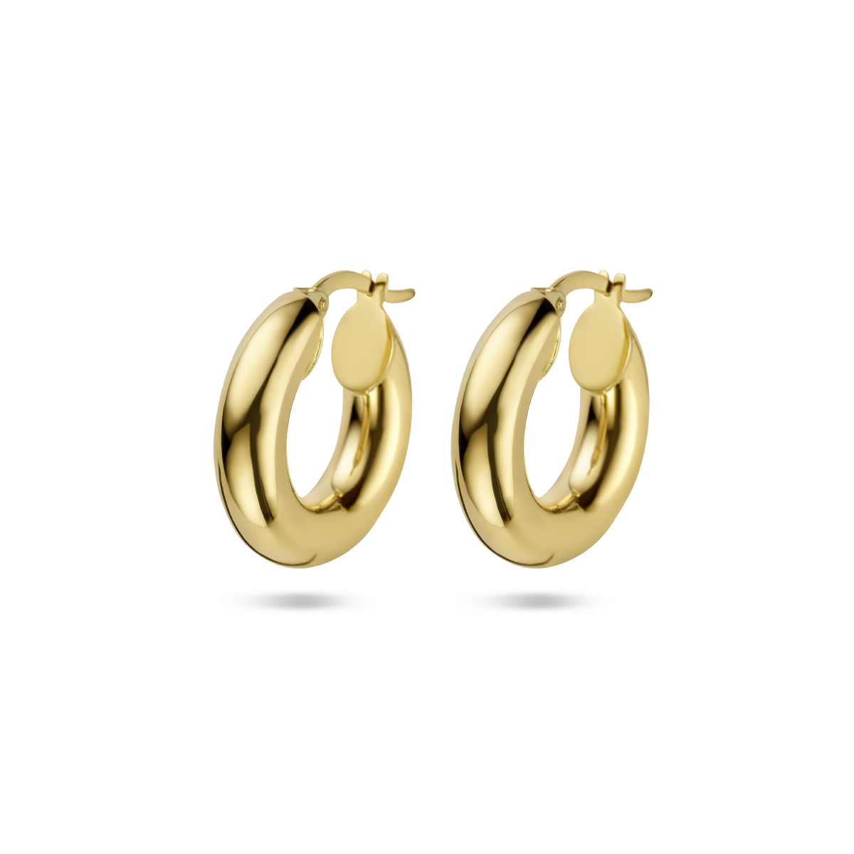 14k Geelgouden oorringen met een ronde buis van 5mm. De oorringen hebben een diameter van 19.5mm.