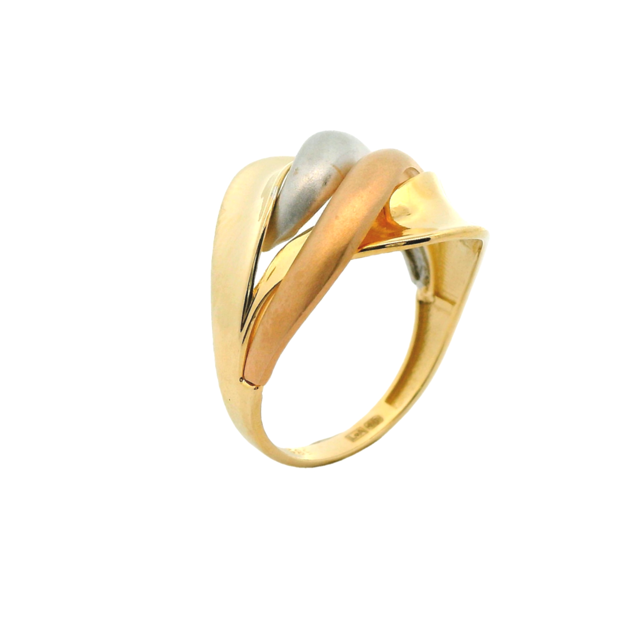 Deze ring van Louis Bros is vervaardigd uit 14 karaat tricolor (3.79 gr.).
Deze unieke ring is een meesterwerk van vakmanschap, gemaakt van drie verschillende soorten goud: geel-, wit-, en roségoud. De harmonieuze combinatie van deze goudtinten creëert een prachtig tricolor effect, terwijl fijne lijntjes subtiele accenten toevoegen en de ring een verfijnde structuur geven. Het lijnenspel zorgt voor een speelse en moderne uitstraling, waardoor de ring een perfect accessoire is voor degenen die houden van een stijlvolle en originele look. Deze fantasierijke ring is een tijdloos sieraad dat elke outfit compleet maakt.
De ring is verkrijgbaar in meerdere afmetingen.