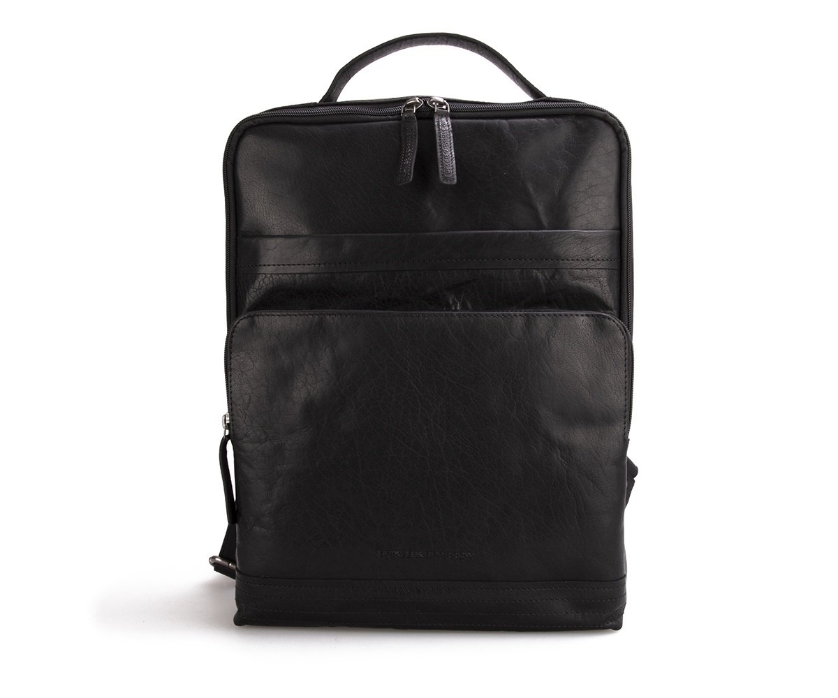 Een rugtas welke is voorzien van een vak met magnetische sluiting op de voorkant en vak met rits aan de voorzijde.
De banden zijn verstevigd en gestoffeerd de rugzijde is ademend en gewatteerd.
De tas wordt afgesloten door middel van een ritssluiting.
Onder de top rits zit een ruim hoofdvak, geschikt voor a4-documenten en een zijvak
Tevens is de rugtas voorzien van een compartiment voor documenten en heeft een gevoerd laptop vak.
U kunt in deze rugtas wel een laptop kwijt van 15.6 inch



Afmetingen:
Hoog 40 cm x breed 30cm x diep 12 cm