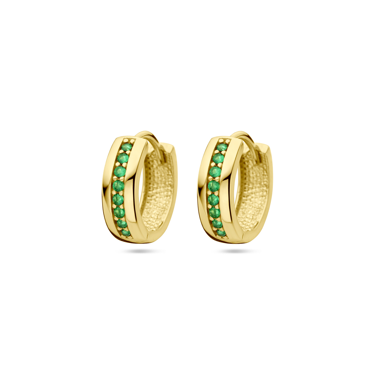 14k Geelgouden klapoorringen uitgevoerd met groen zirkonia. De klapoorringen hebben een afmeting van 12x4mm.